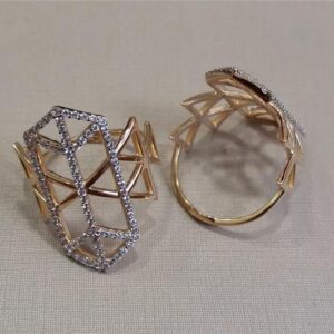 Anel Fol. Dourado Crav. Zirc Branca Arabesco Vazado