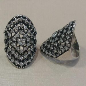 Anel Prateado Envelhecido Crav. Zirc Branca Vazado