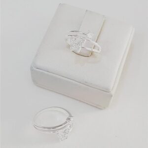 Anel Prateado Pedra Branca 3 Voltas Quadrado/Borboleta